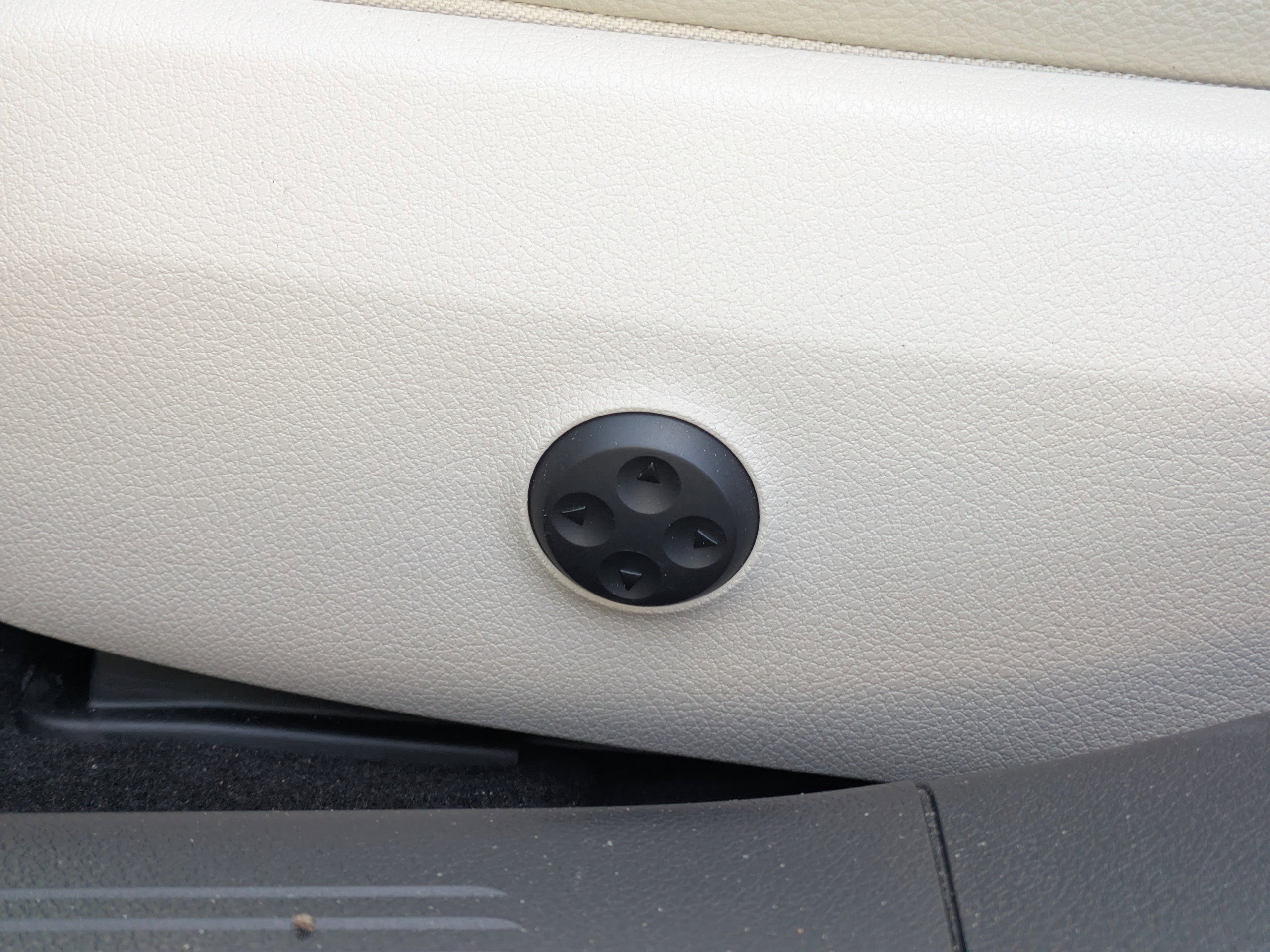 Used 2025 Mercedes-Benz E 350 4MATIC Sedan image 28