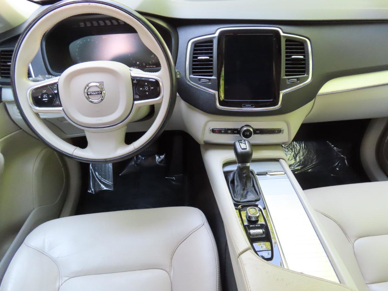 Used 2018 Volvo XC90 T6 Momentum w/ Convenience Package AWD/4WD image 14