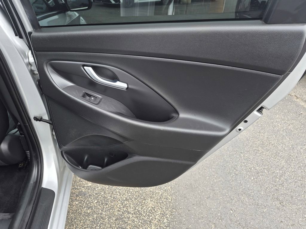 Used 2018 Hyundai Elantra GT image 21