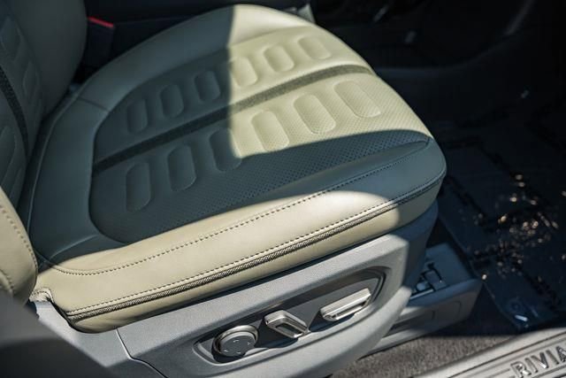 Used 2023 Rivian R1S Launch Edition image 17