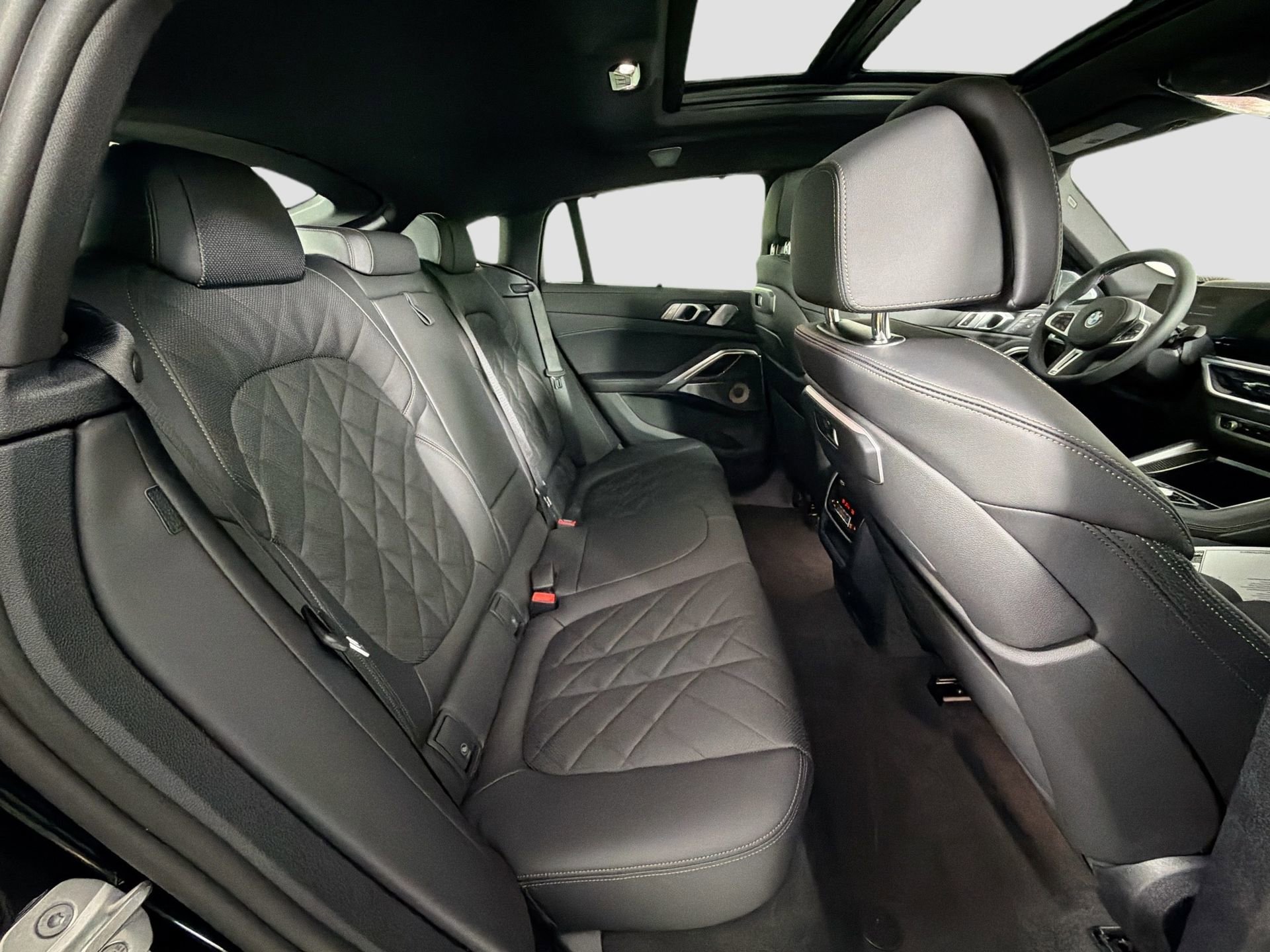 New 2026 BMW X6 M60i image 29