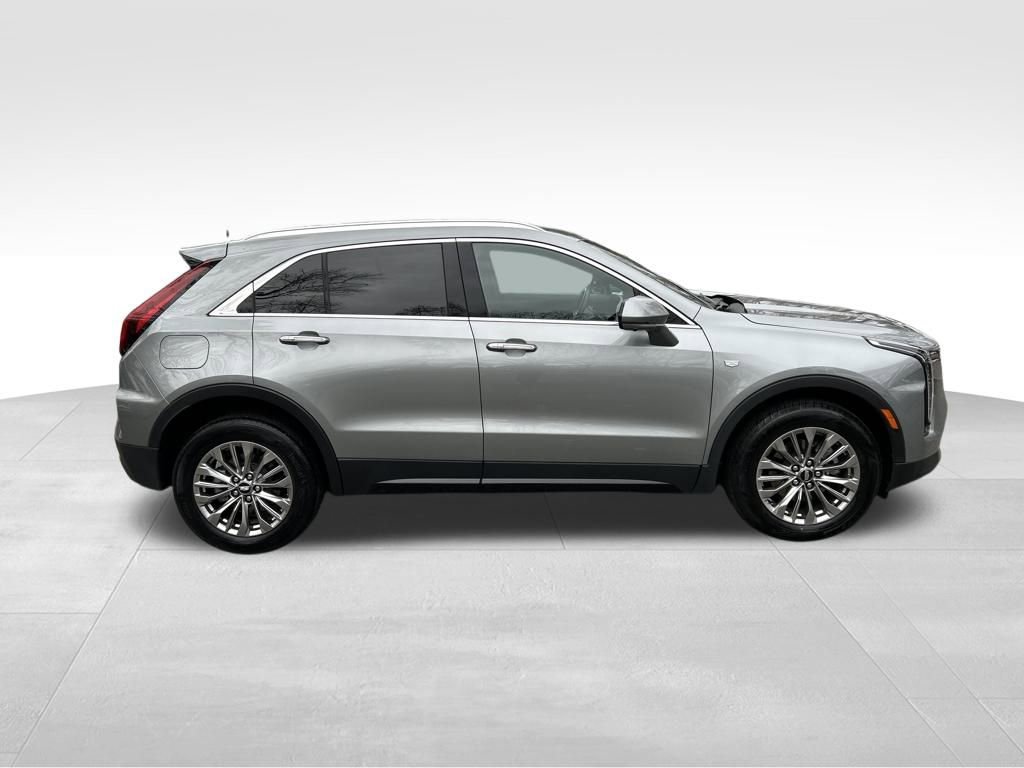 Used 2025 Cadillac XT4 Premium Luxury image 7