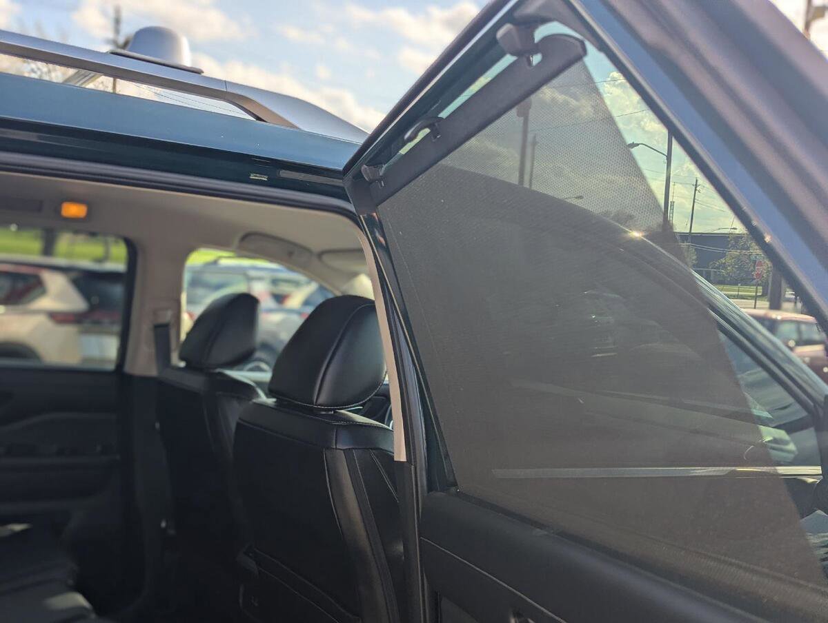 Used 2024 Nissan Pathfinder SL AWD/4WD image 32