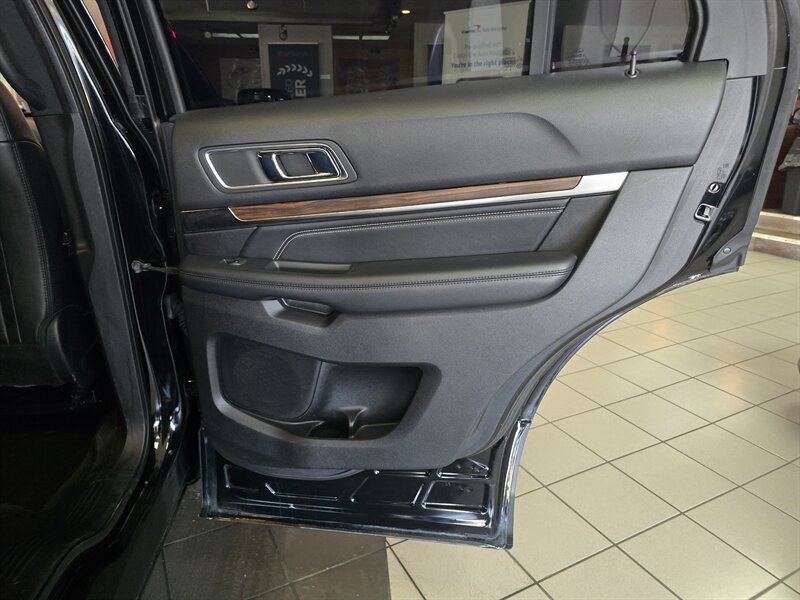 Used 2018 Ford Explorer Limited AWD/4WD image 18