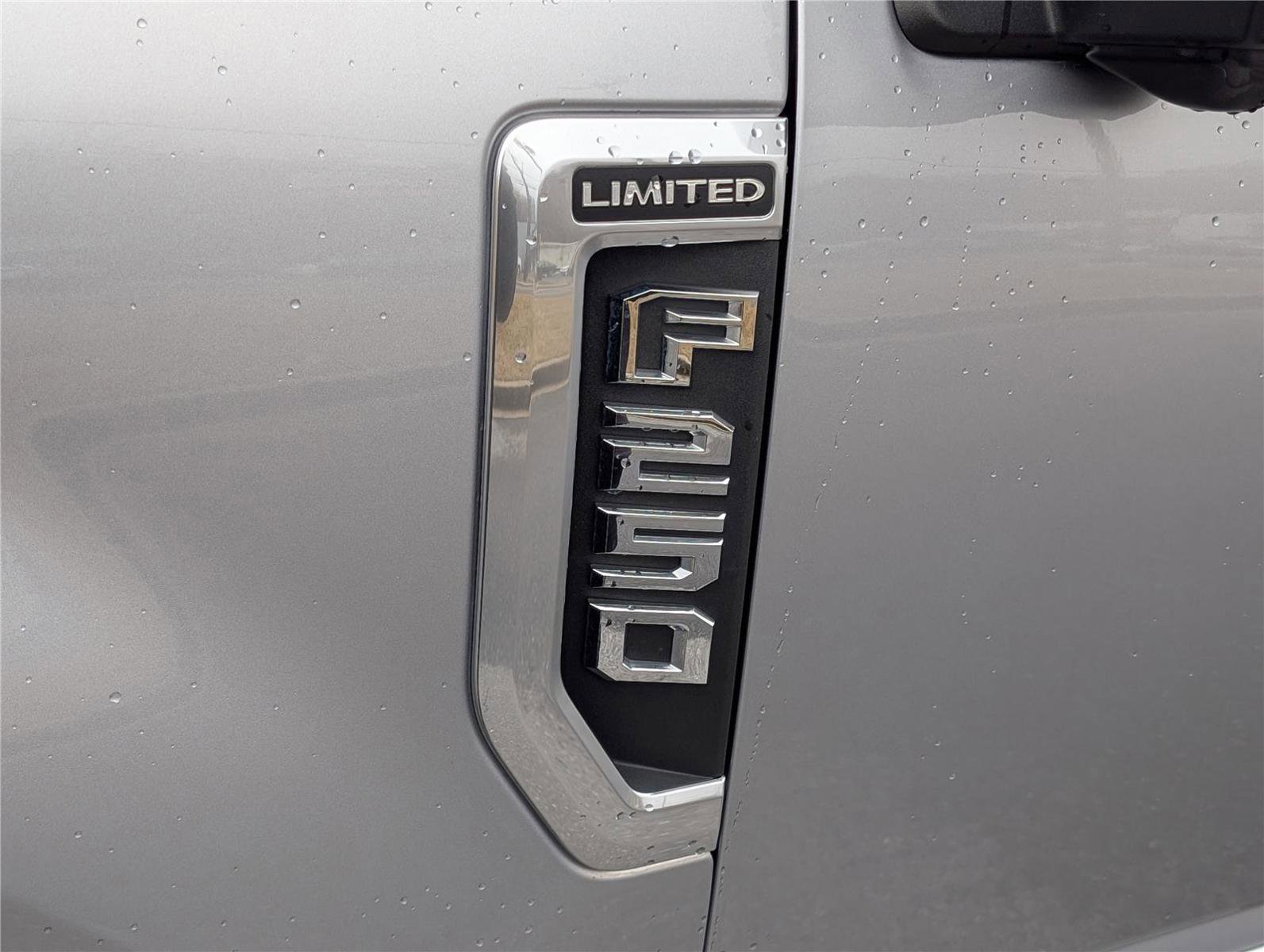 Used 2021 Ford F250 Limited image 9