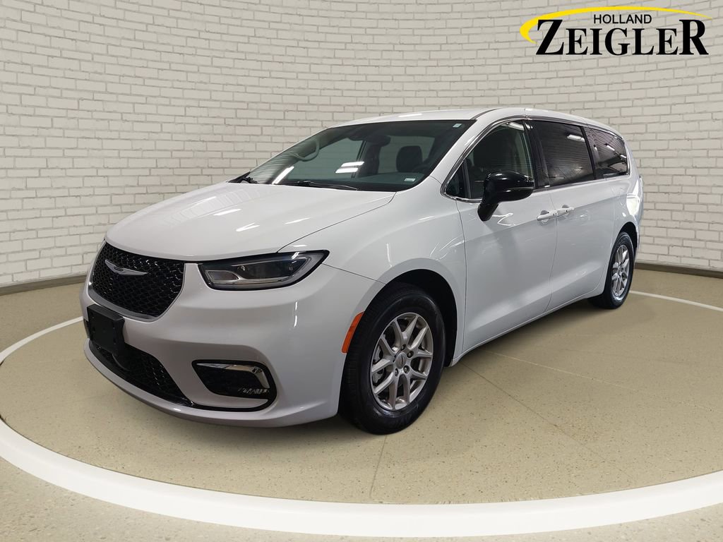 Used 2024 Chrysler Pacifica Touring-L