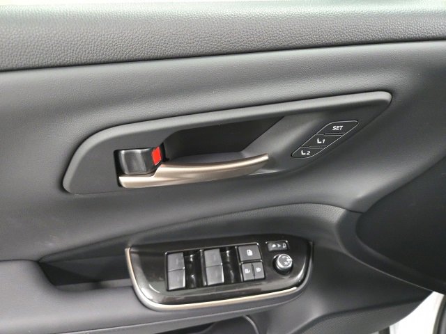 New 2026 Toyota Crown Platinum image 22