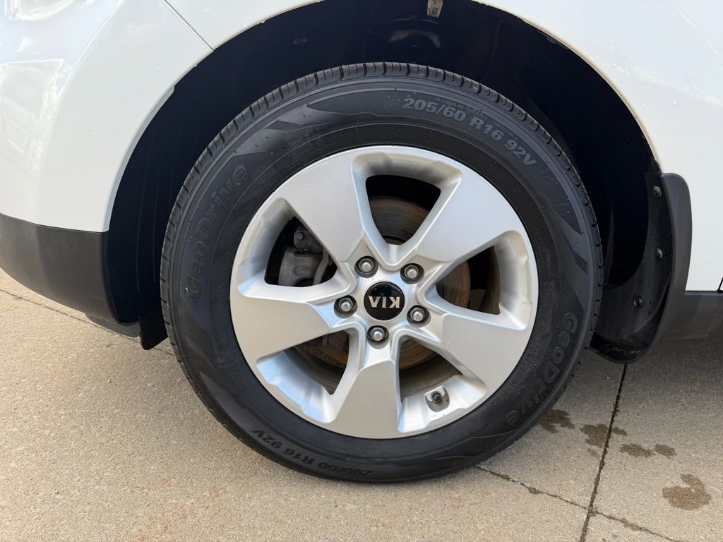 Used 2019 Kia Soul image 31