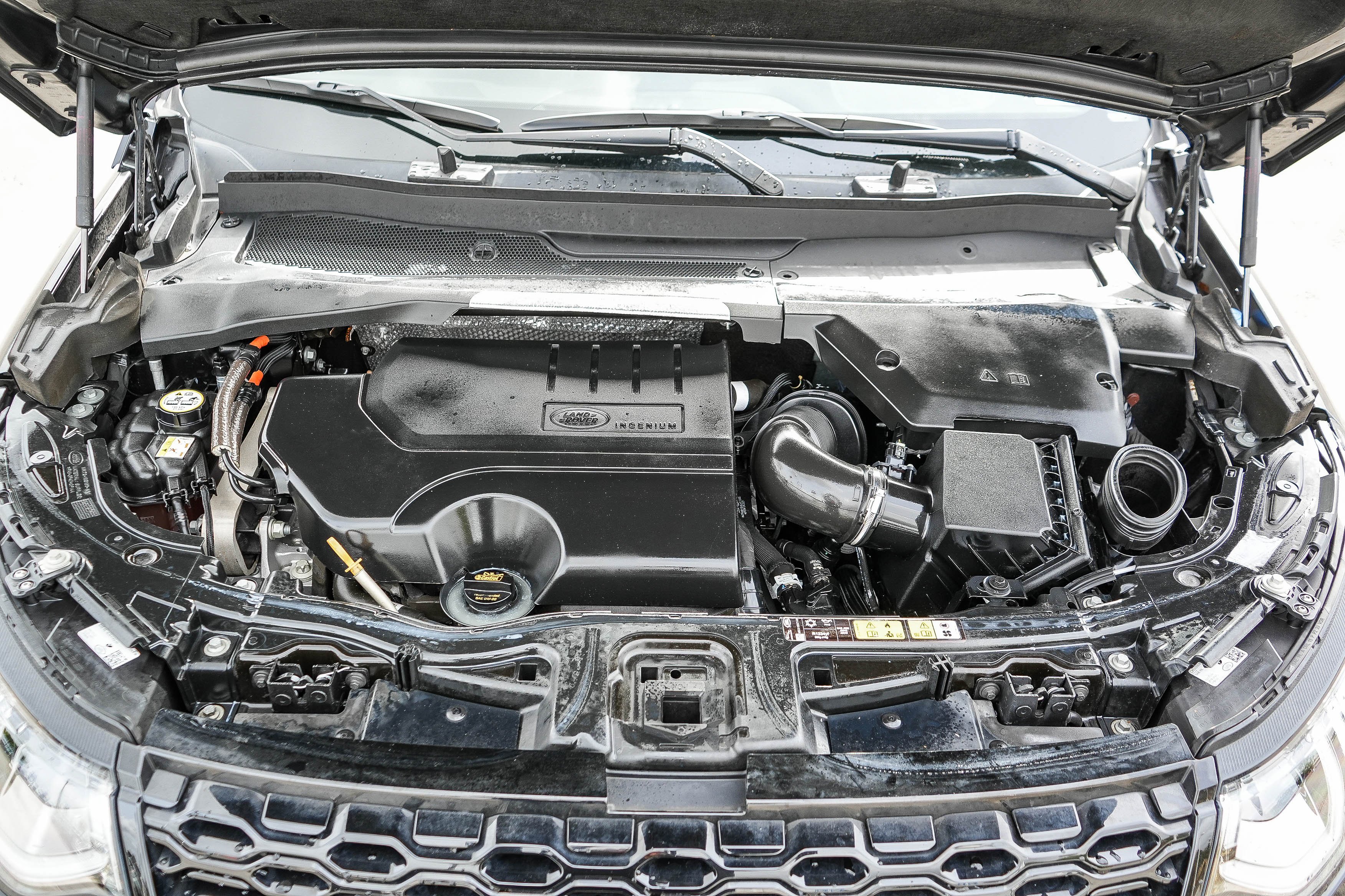 Used 2022 Land Rover Discovery Sport SE image 27