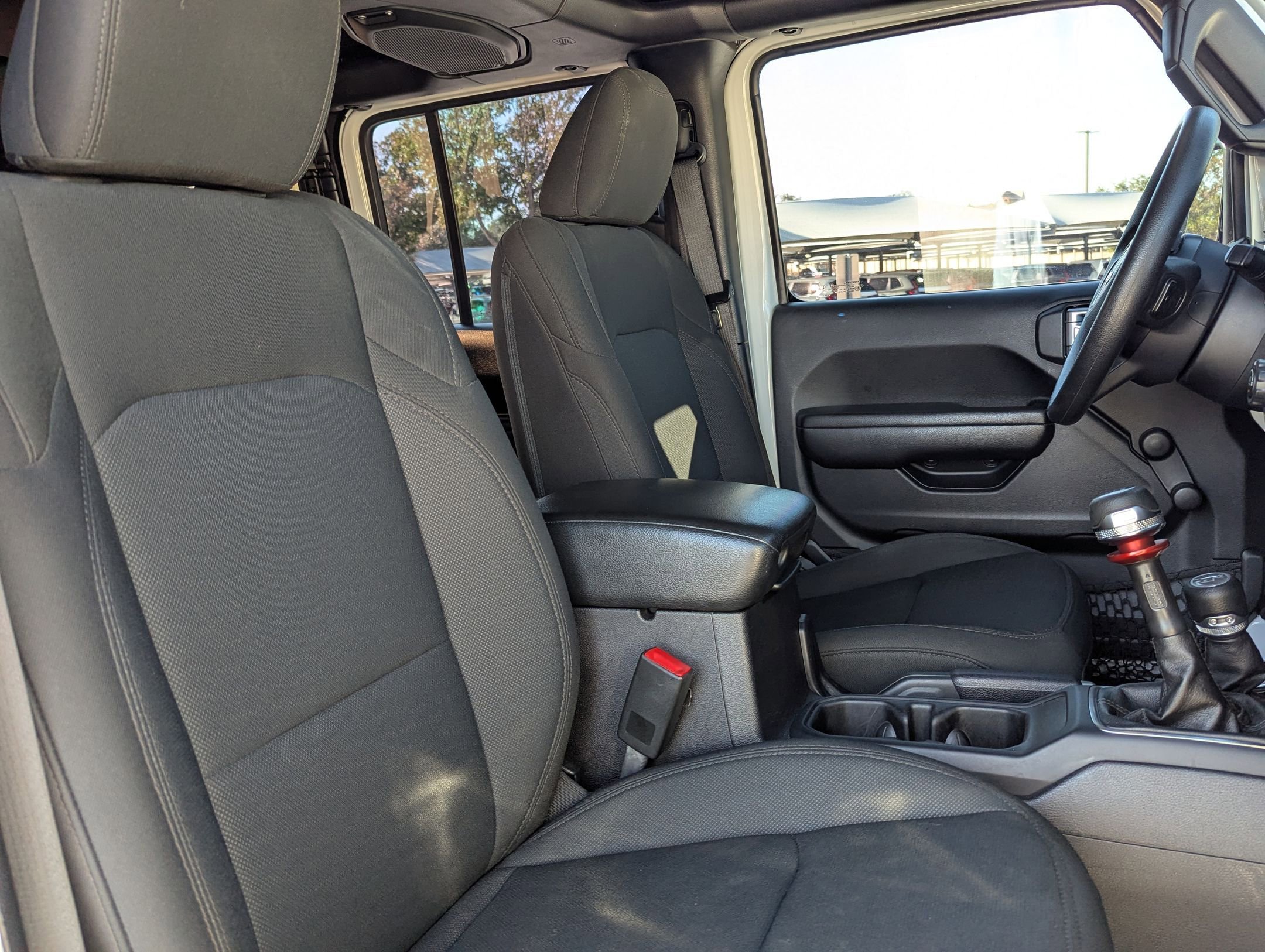 Used 2018 Jeep Wrangler Unlimited Sport image 25