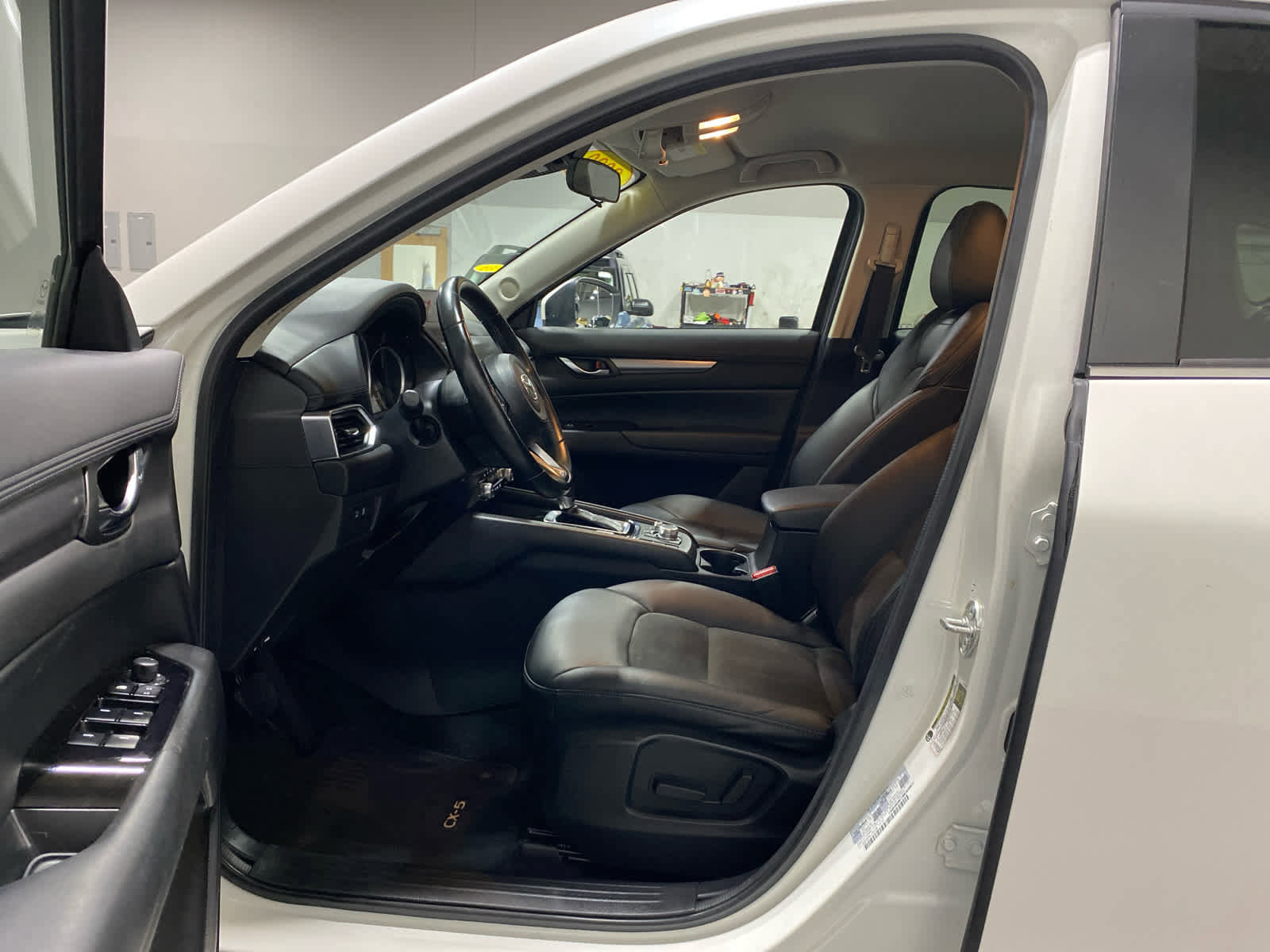 Used 2020 MAZDA CX-5 Touring image 11