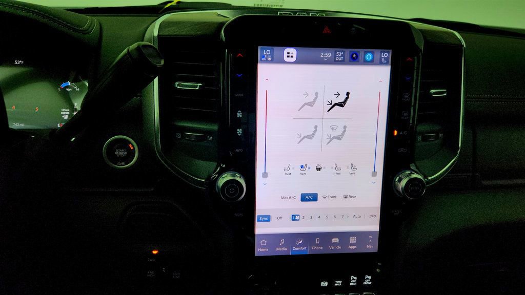 Used 2026 RAM 2500 Laramie AWD/4WD image 18