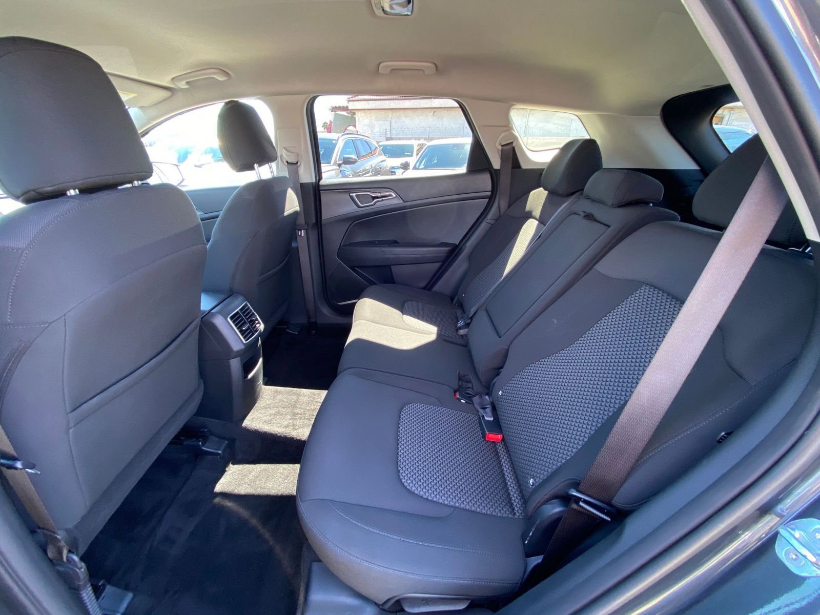 Used 2025 Kia Sportage LX image 24