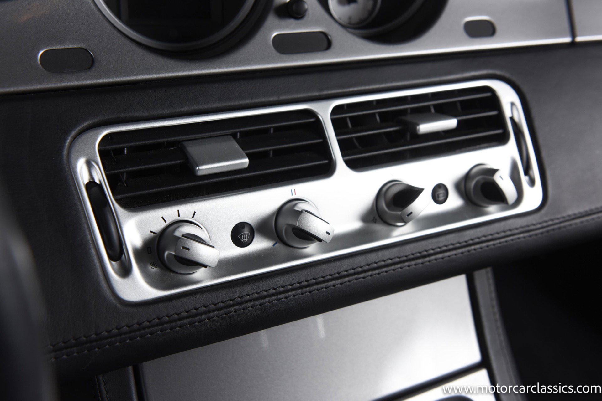 Used 2001 BMW Z8 image 39