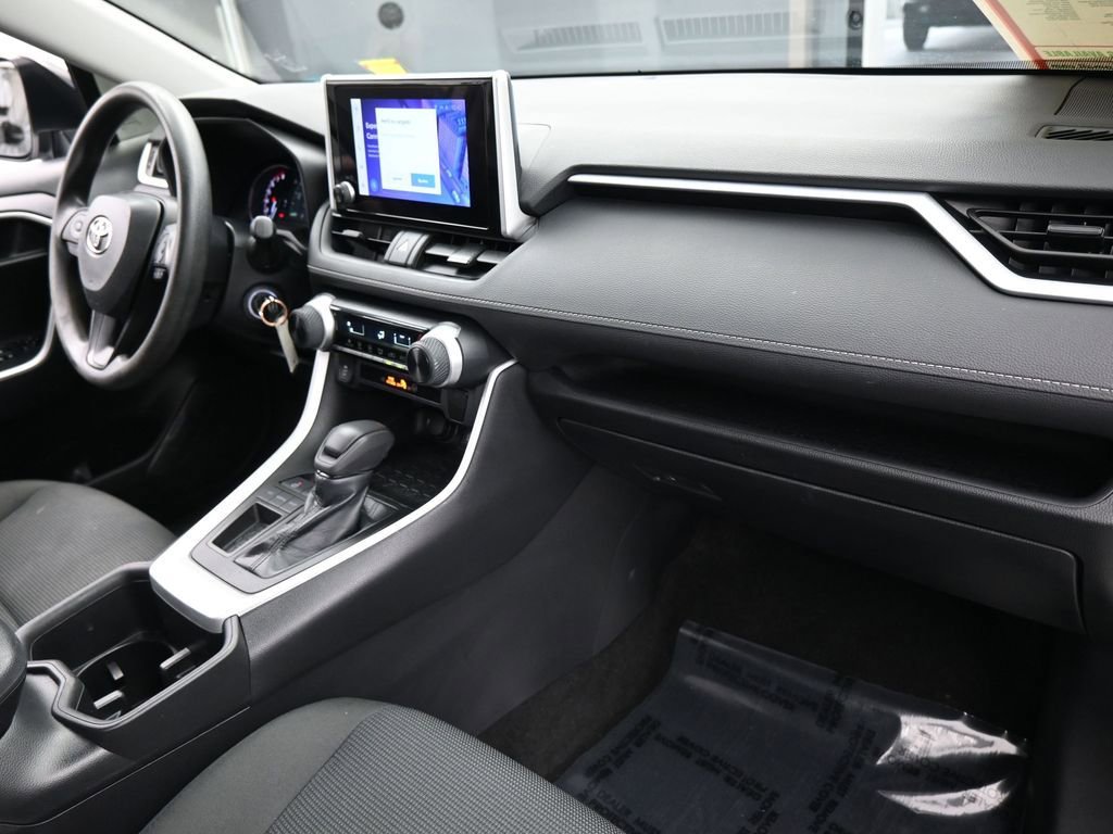 Used 2023 Toyota RAV4 LE image 32