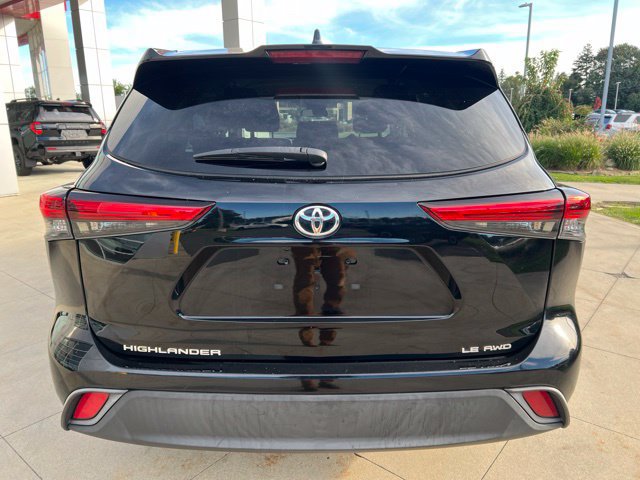 Used 2021 Toyota Highlander LE AWD/4WD image 6