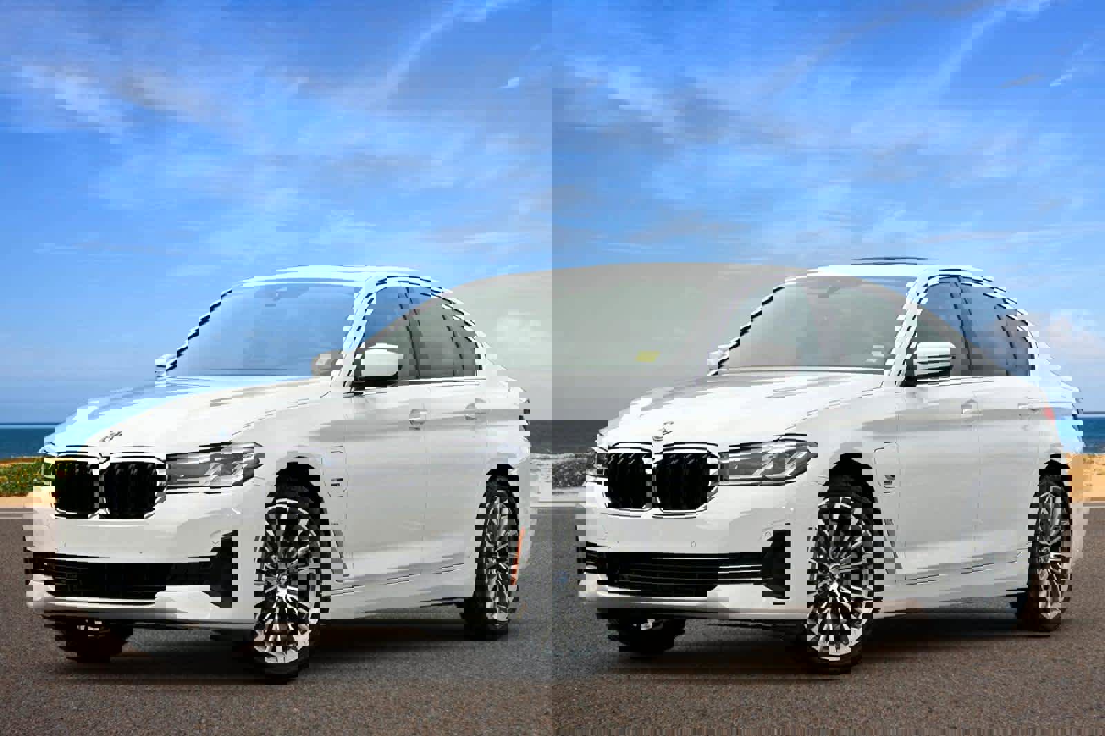 Certified 2023 BMW 530e 530e w/ Convenience Package image 1