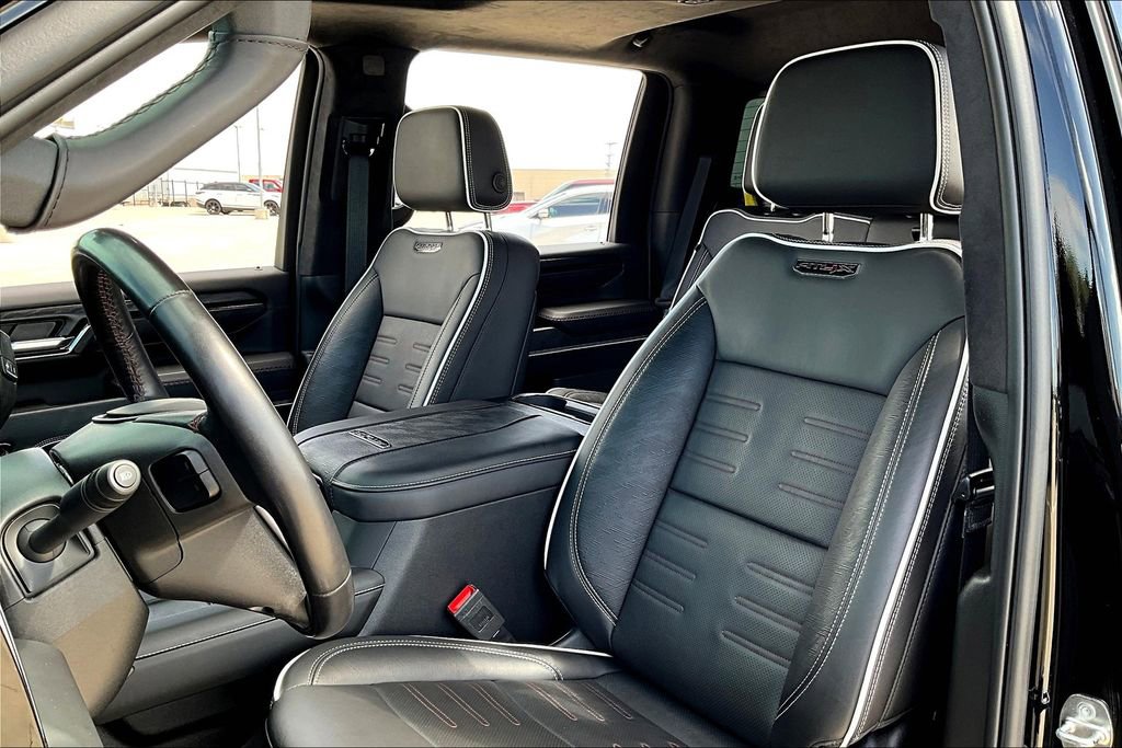 Used 2024 GMC Sierra 2500 AT4X image 33