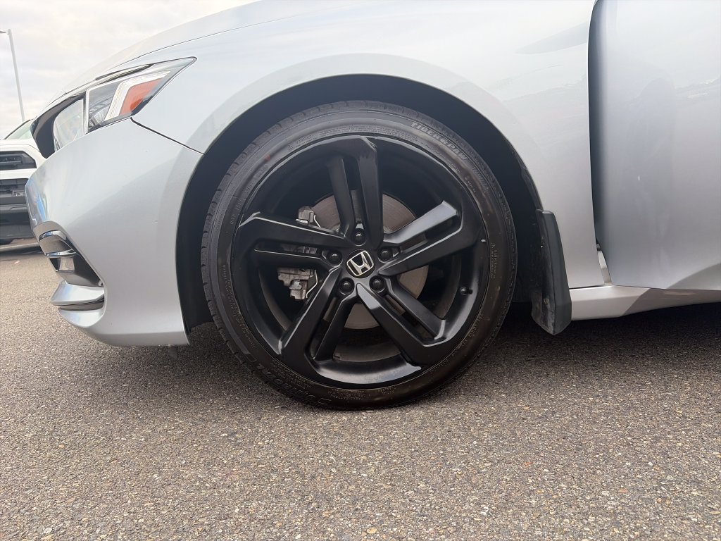 Used 2018 Honda Accord Sport image 29