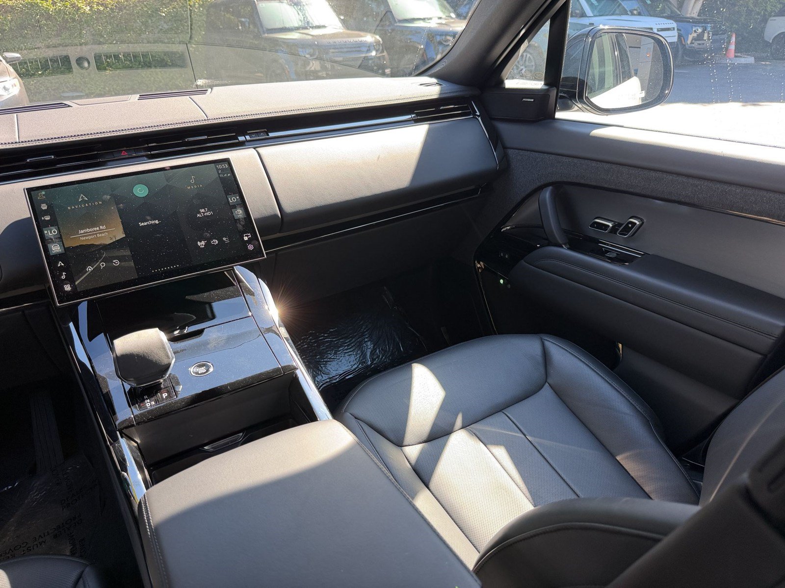 Used 2025 Land Rover Range Rover Sport SE AWD/4WD image 30