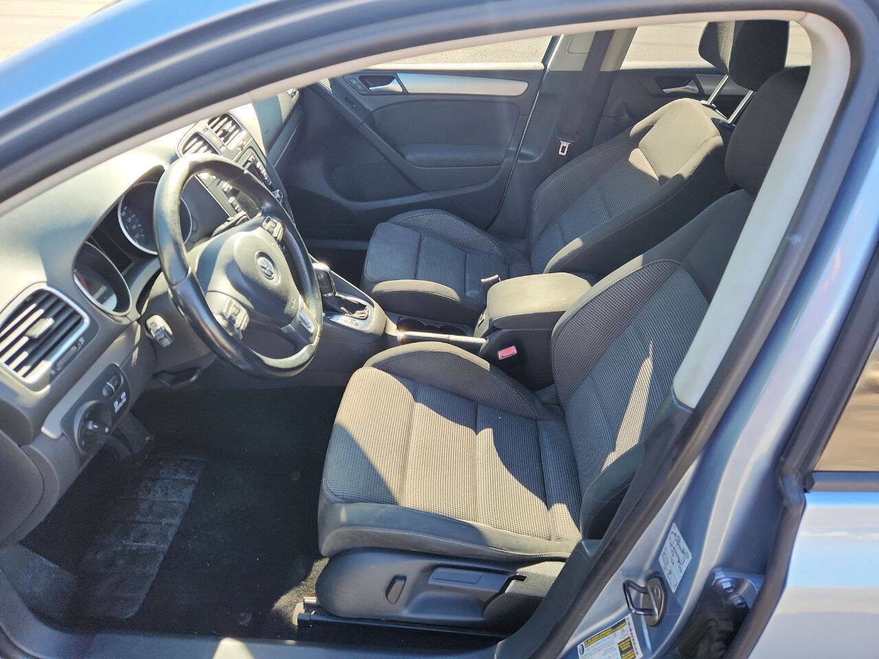 Used 2011 Volkswagen Golf TDI image 11