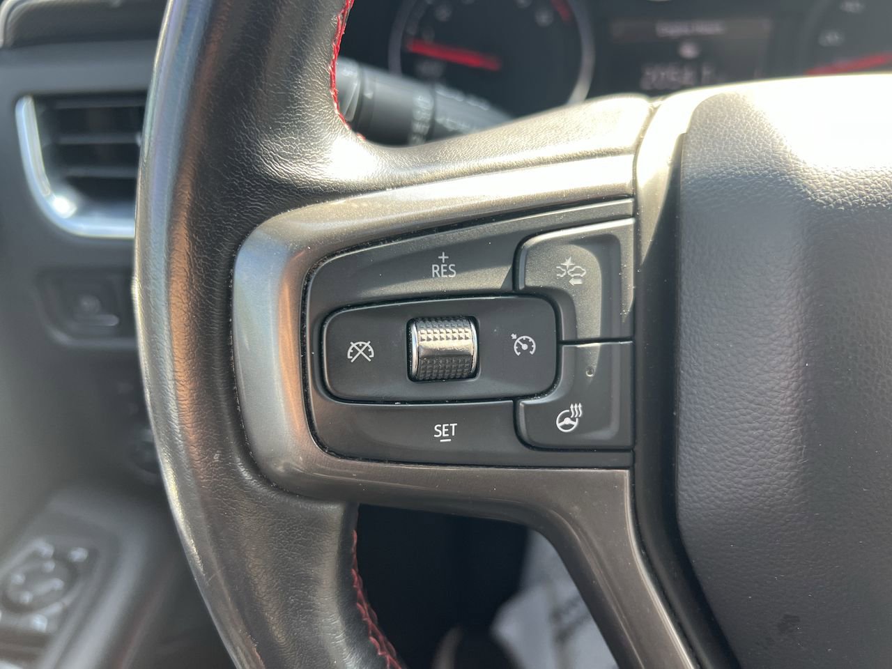 Used 2021 Chevrolet Suburban RST w/ Luxury Package AWD/4WD image 19