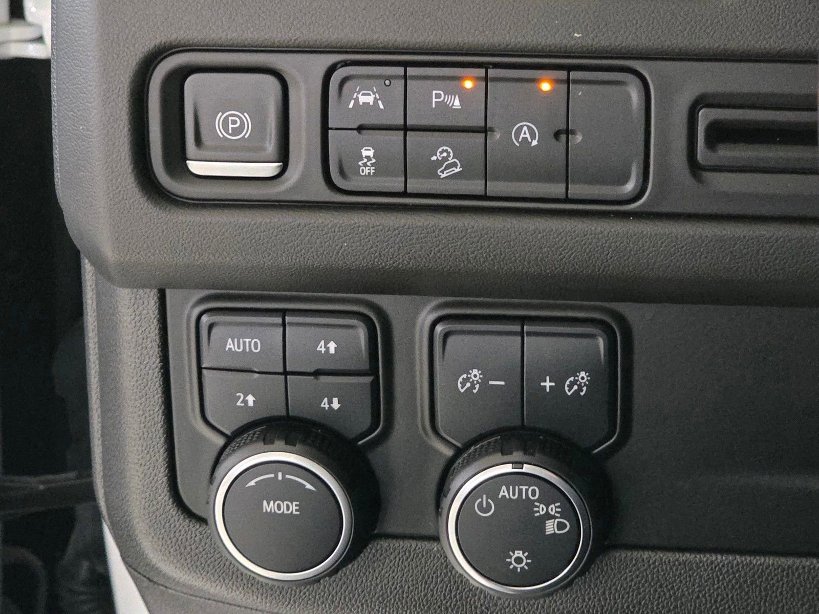 Used 2023 Chevrolet Tahoe Z71 AWD/4WD image 35