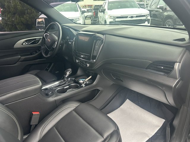 Used 2022 Chevrolet Traverse LT w/ LT Premium Package FWD image 16