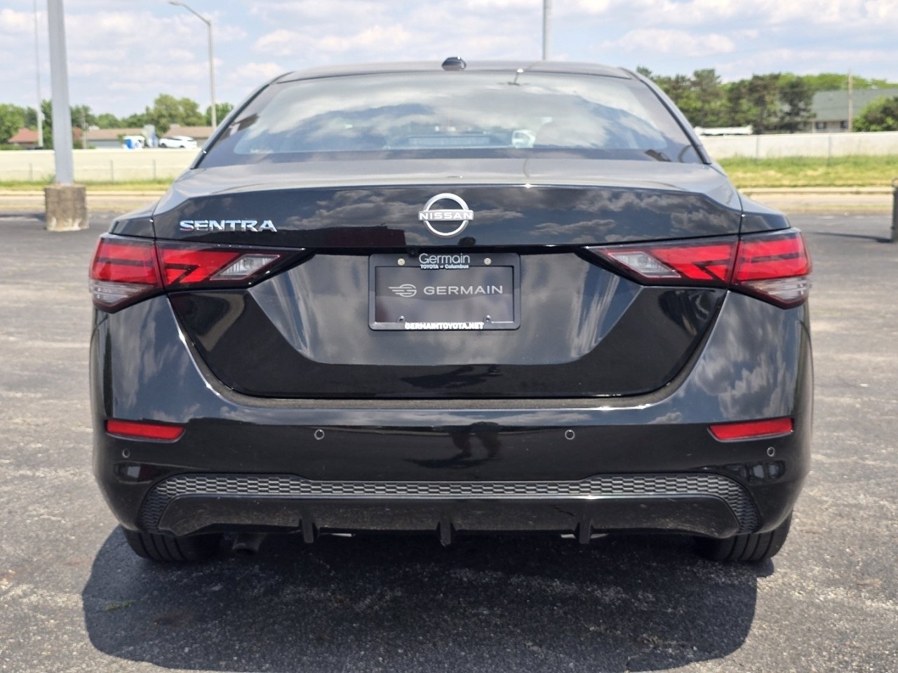 Used 2025 Nissan Sentra SV FWD image 12