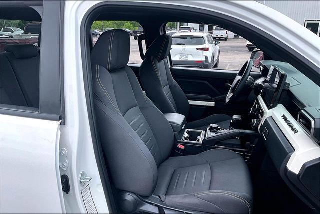 Used 2024 Toyota Tacoma TRD Off-Road AWD/4WD image 30