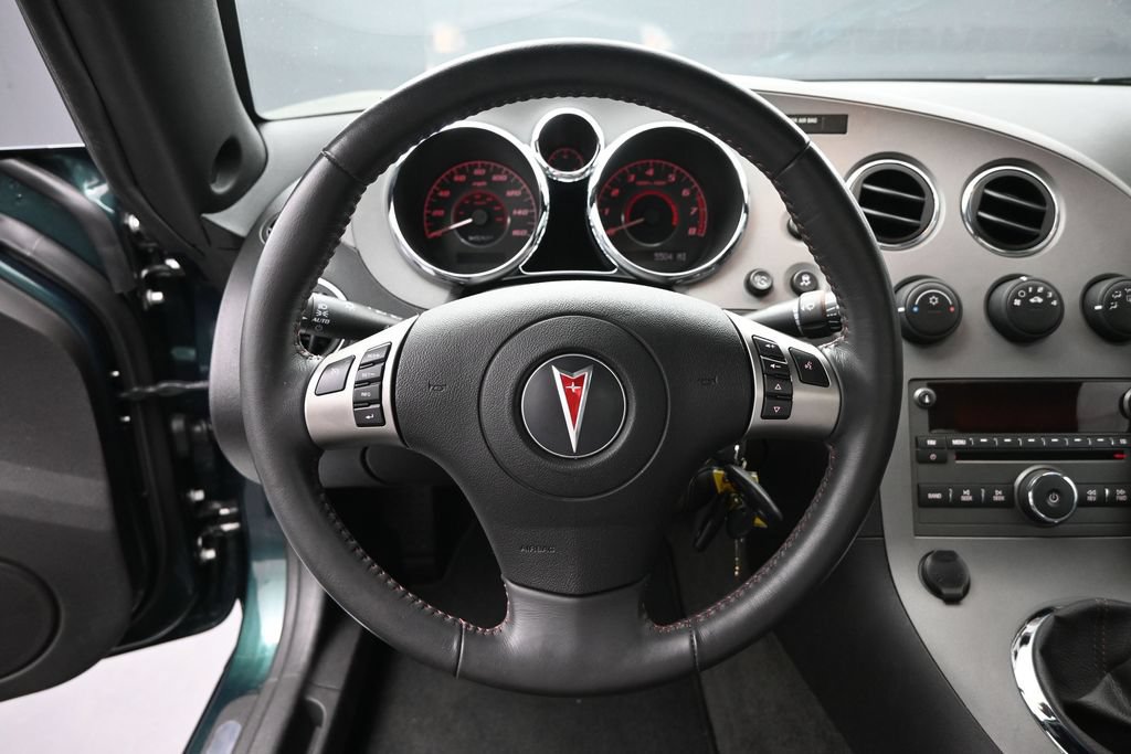 Used 2007 Pontiac Solstice GXP w/ Premium Package RWD image 13