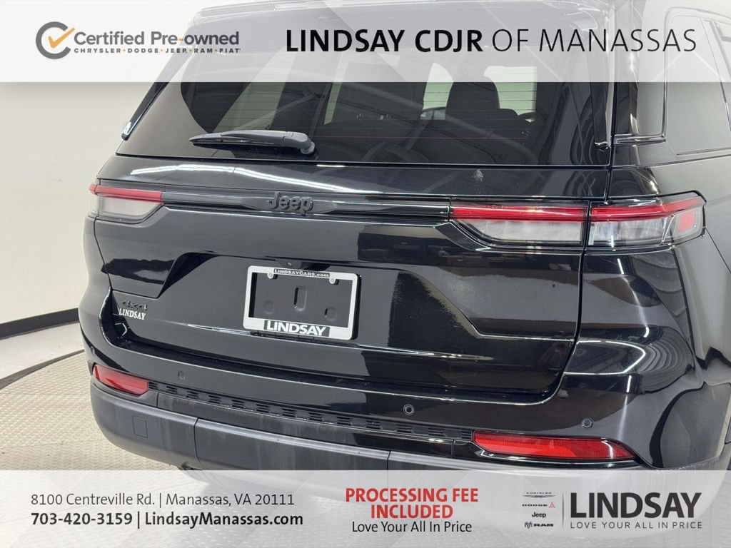 Used 2024 Jeep Grand Cherokee Altitude AWD/4WD image 10