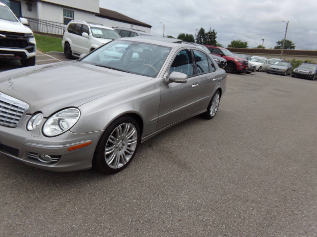 Used 2008 Mercedes-Benz E 350 4MATIC Sedan image 31