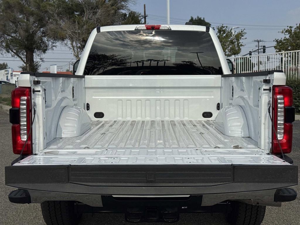 New 2025 Ford F250 Lariat w/ Chrome Package image 25