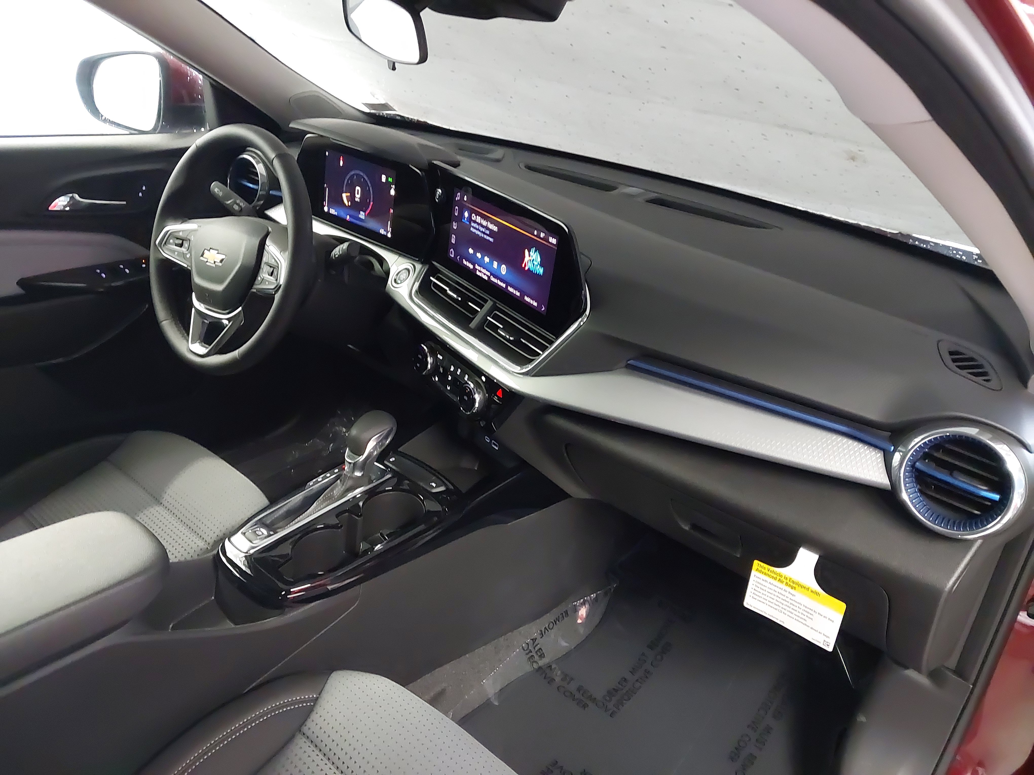 Used 2025 Chevrolet Trax LT w/ Driver Confidence Package FWD image 29