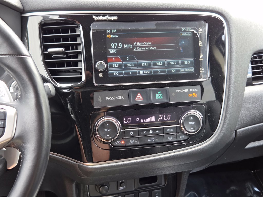 Used 2018 Mitsubishi Outlander 4WD Plug-In Hybrid image 42
