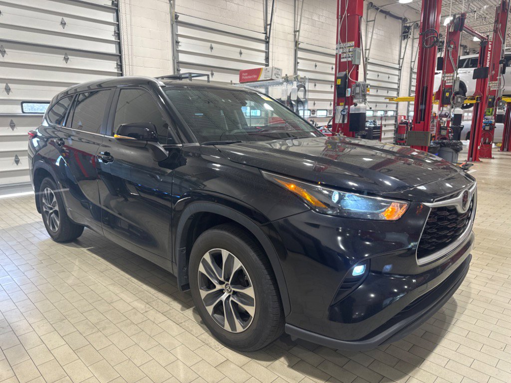 Used 2024 Toyota Highlander XLE image 47
