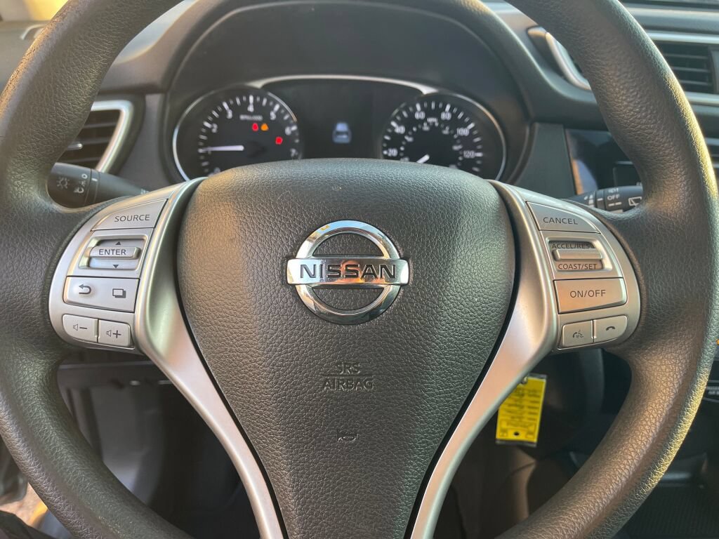Used 2016 Nissan Rogue S FWD image 12