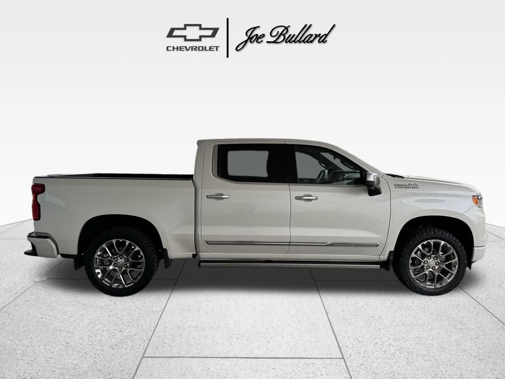 Used 2025 Chevrolet Silverado 1500 High Country AWD/4WD image 7