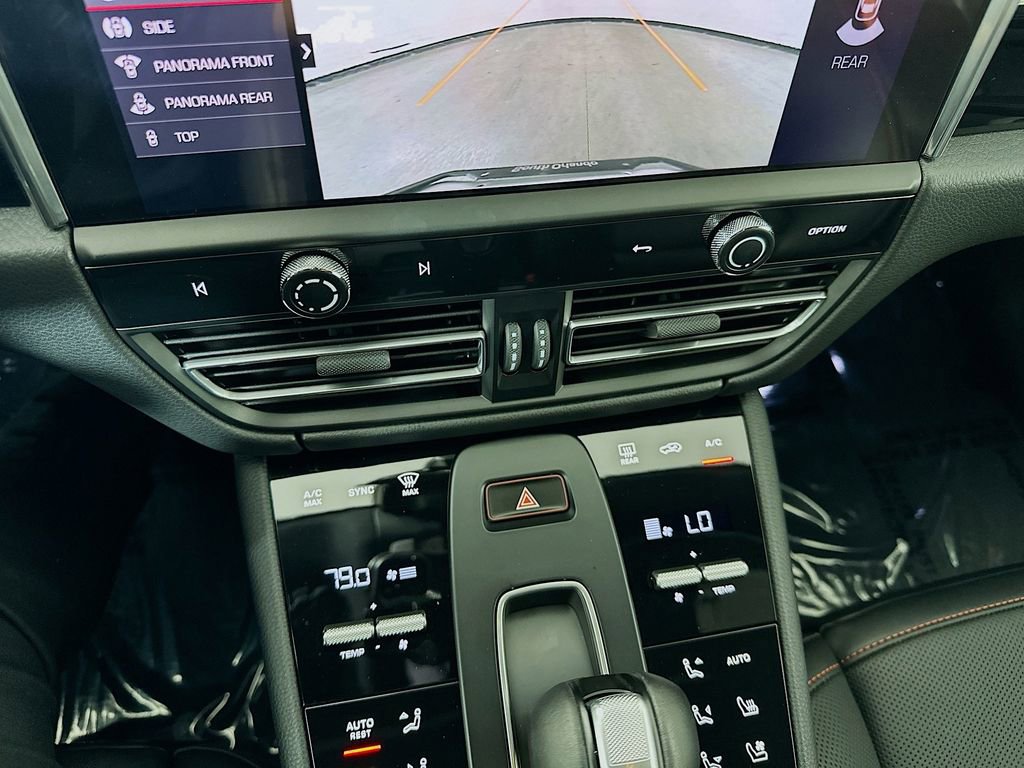 Certified 2026 Porsche Macan Turbo AWD/4WD image 18