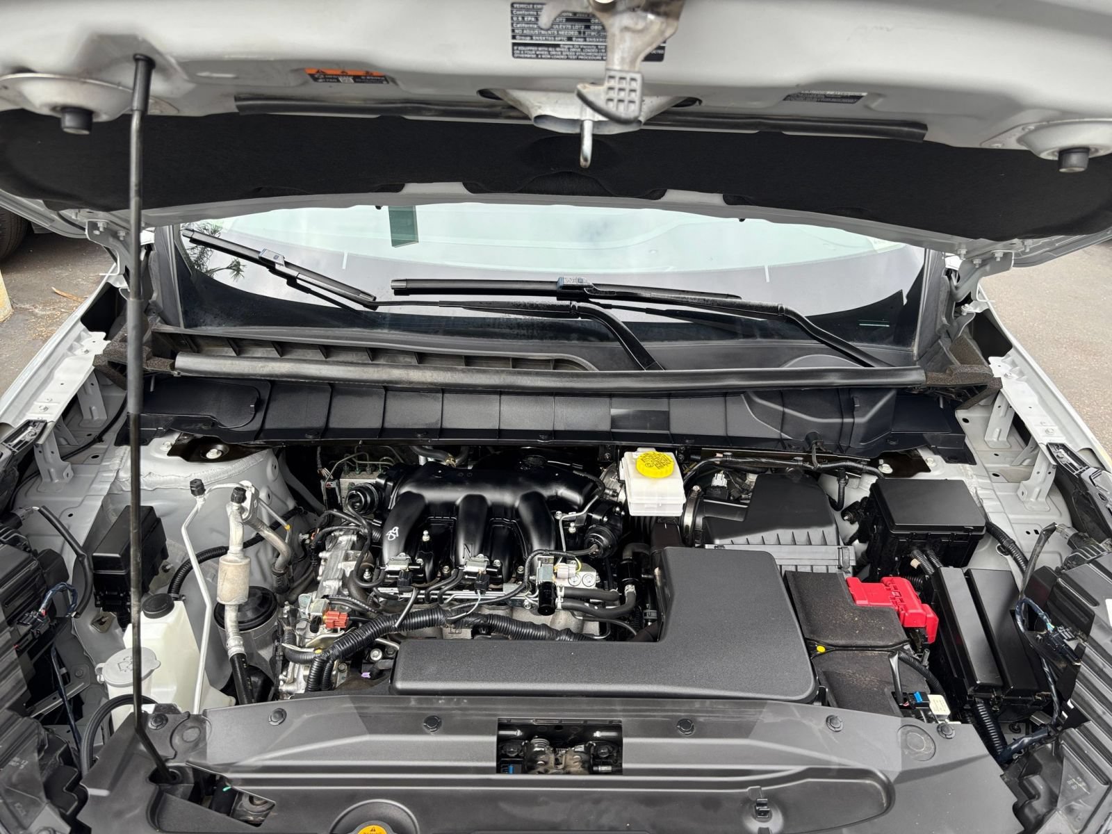 Used 2025 Nissan Pathfinder SV FWD image 34