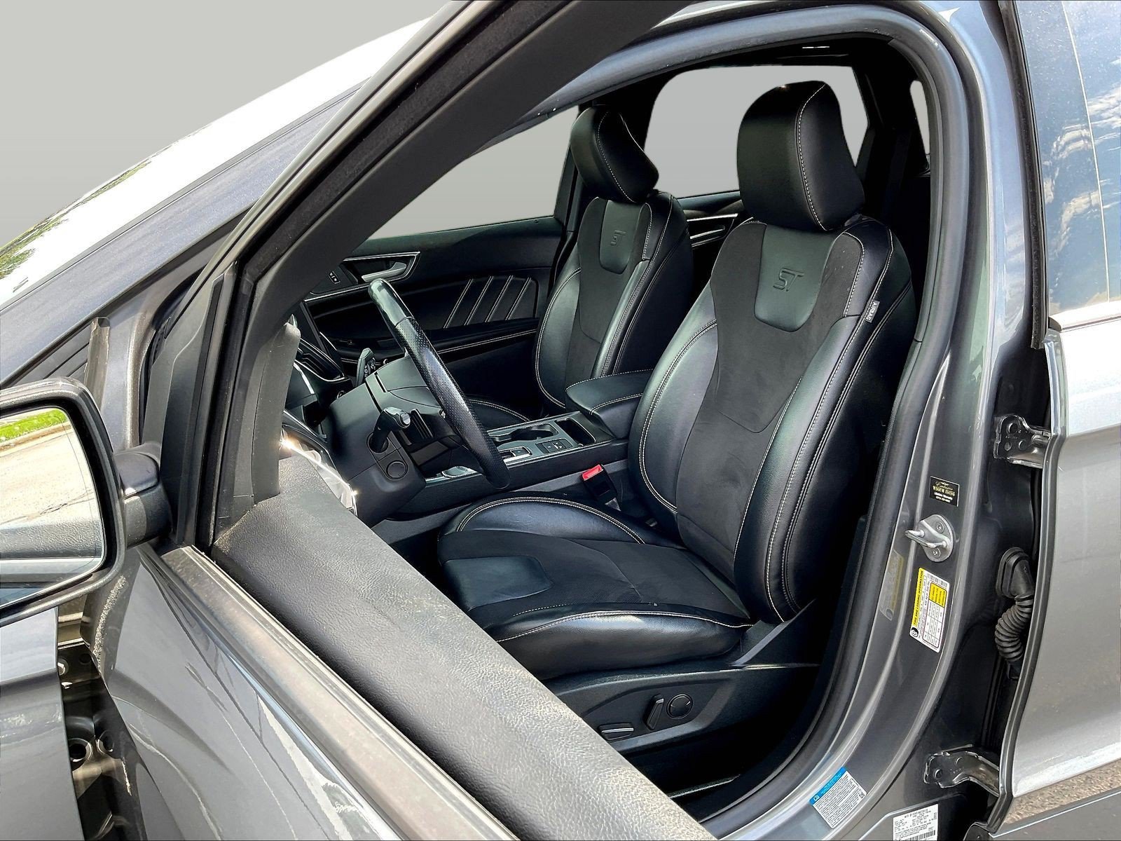Used 2021 Ford Edge ST w/ Equipment Group 401A AWD/4WD image 24