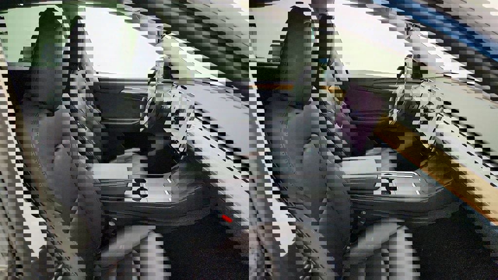 Used 2024 Tesla Model Y Long Range image 27