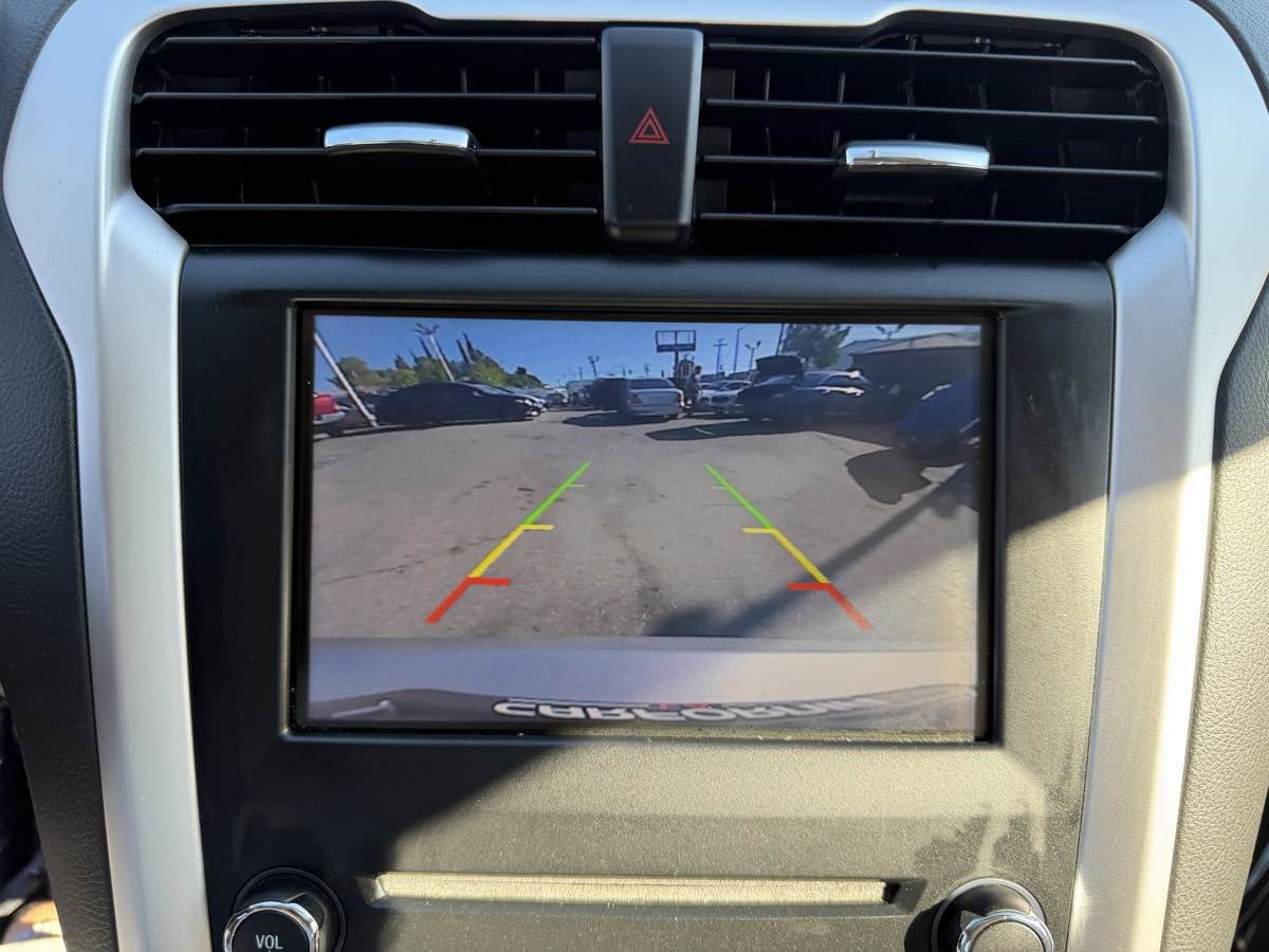 Used 2014 Ford Fusion SE image 19