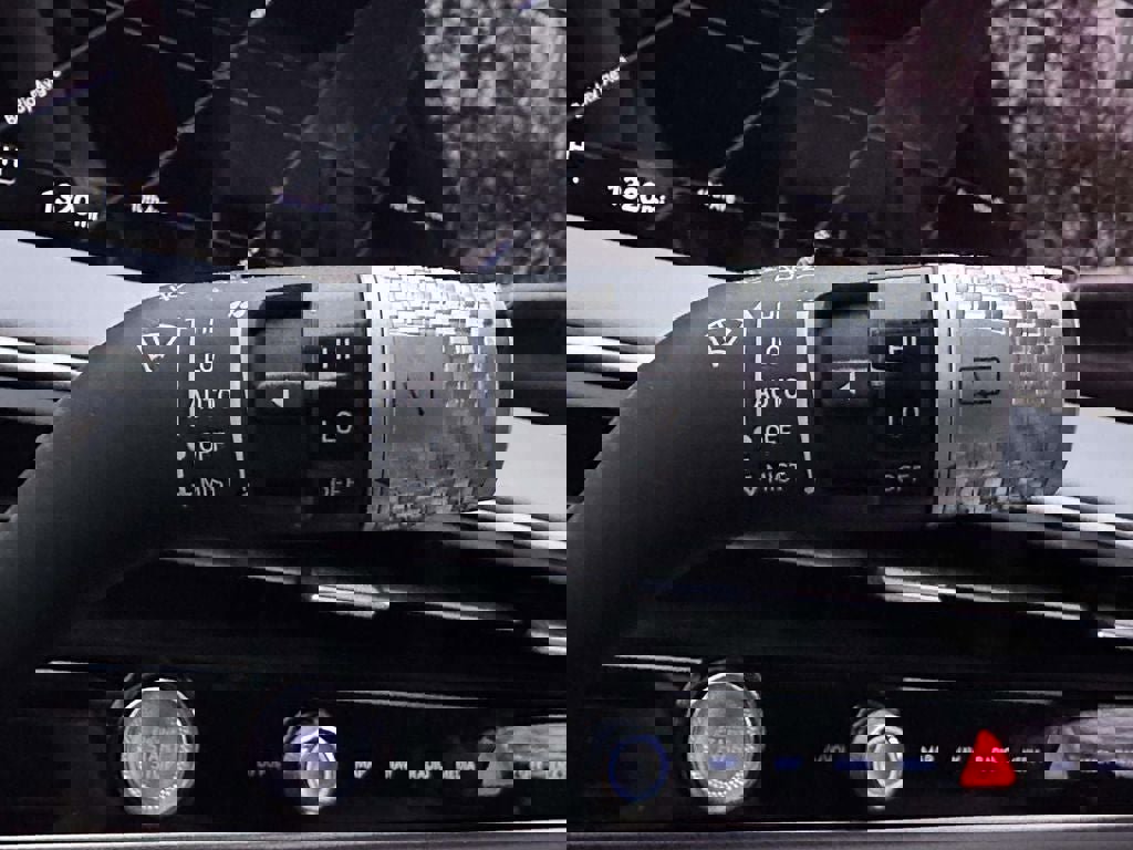 Used 2026 Genesis GV70 2.5T Advanced image 30