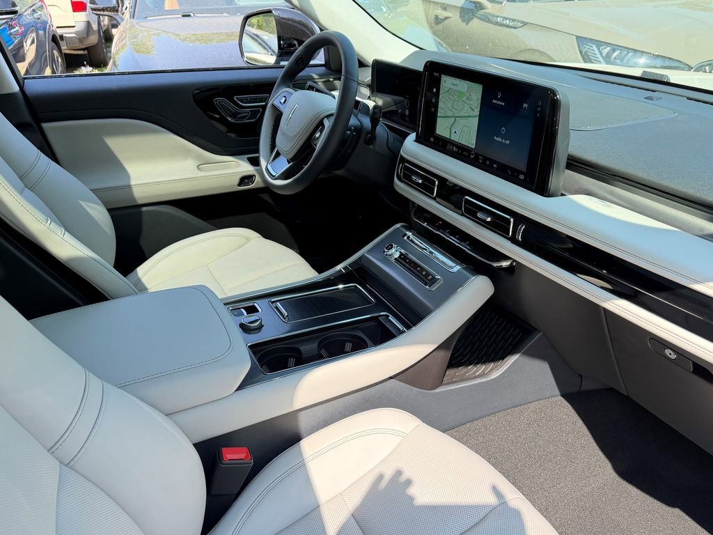 New 2026 Lincoln Aviator AWD image 7