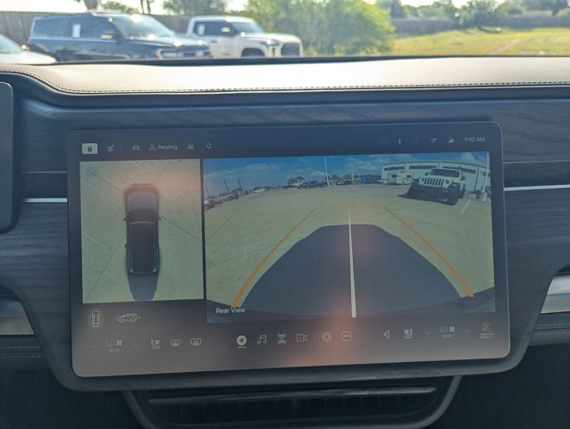 Used 2025 Rivian R1S Adventure AWD/4WD image 10