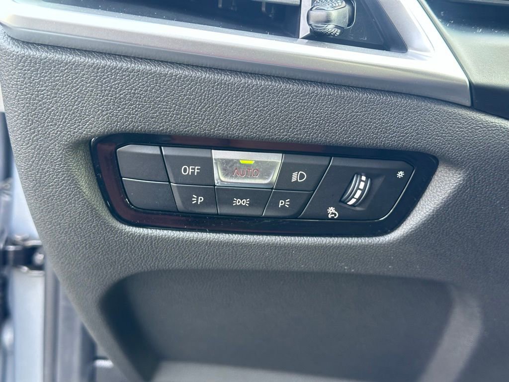 Certified 2025 BMW 330i xDrive Sedan w/ Premium Package image 19