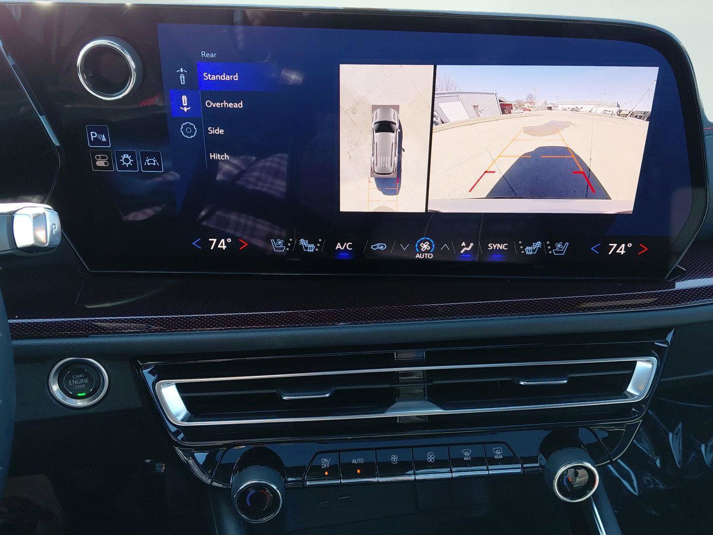 Used 2024 Chevrolet Traverse RS image 31