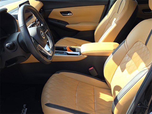 Used 2023 Nissan Sentra SV w/ SV Premium Package image 17